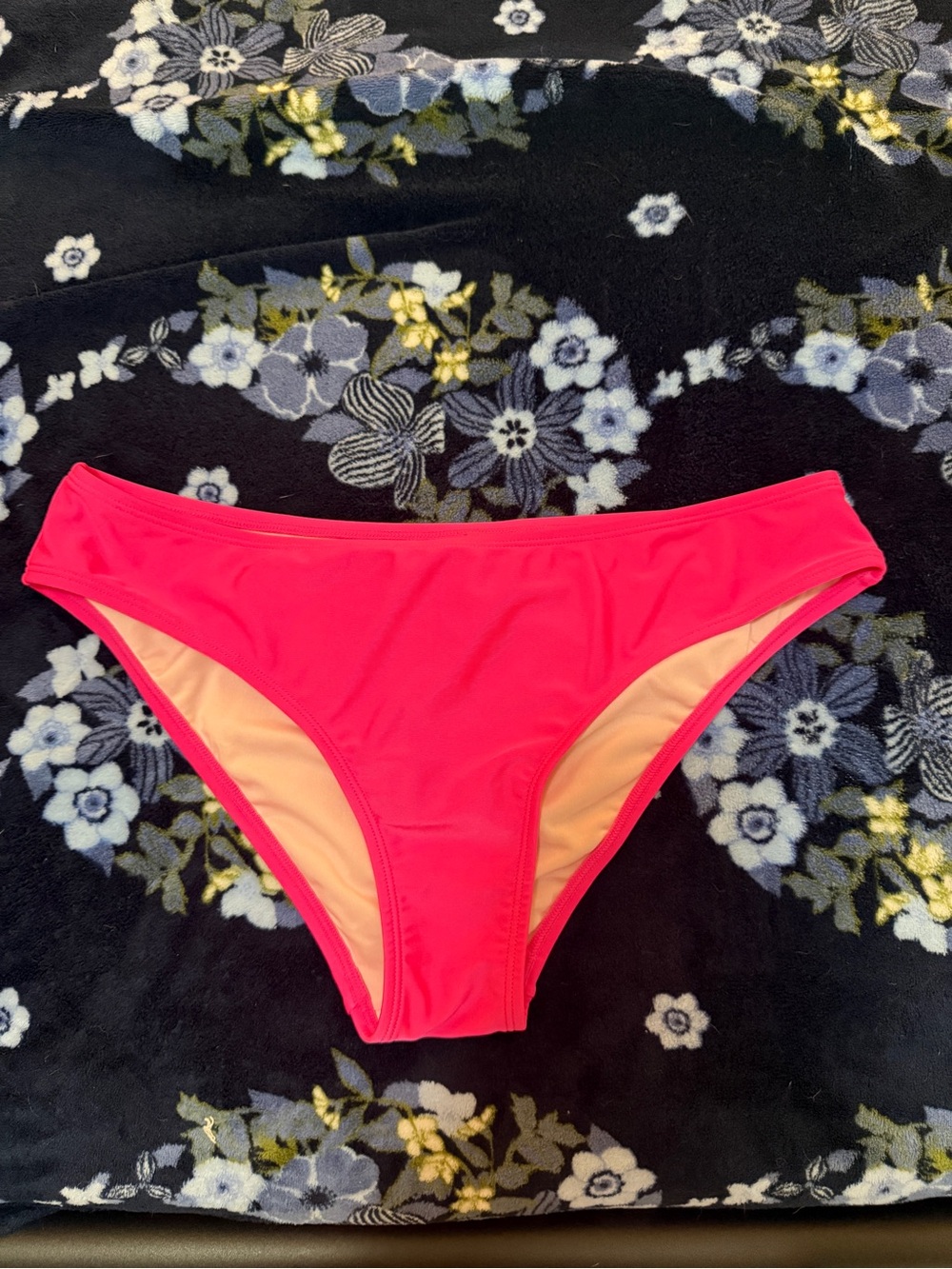 Cupshe Women's Classic Bikini Bottom in Hot Pink